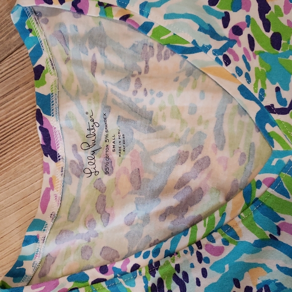 Lilly Pulitzer Etta vneck top Sz S - Picture 2 of 3
